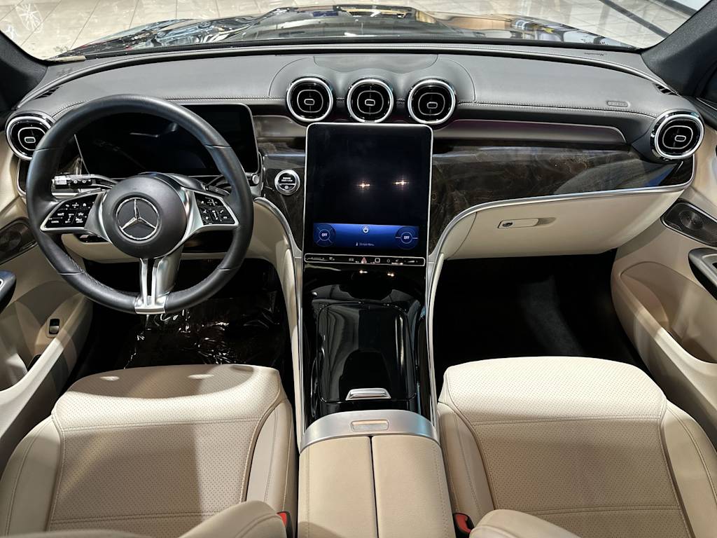 Thumbnail: 2024 Mercedes-Benz GLC - 2