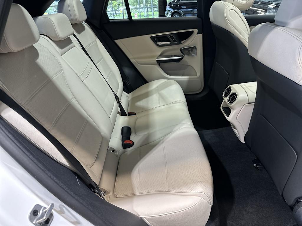 Thumbnail: 2026 Mercedes-Benz GLC - 32