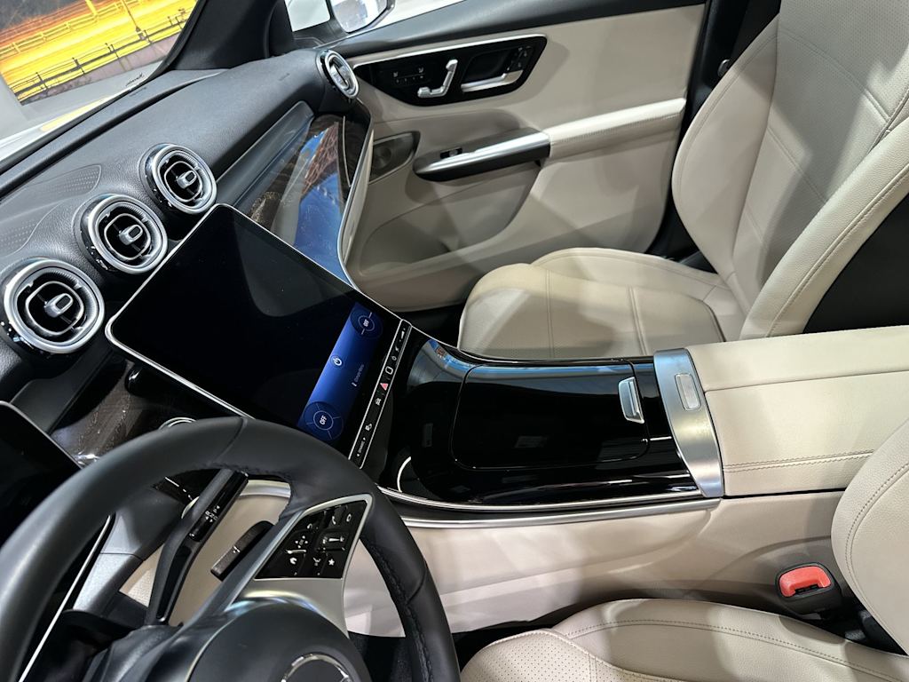 Thumbnail: 2026 Mercedes-Benz GLC - 33