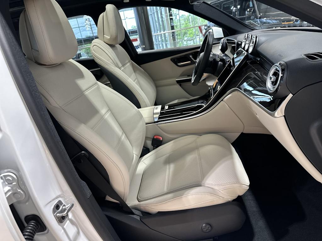 Thumbnail: 2026 Mercedes-Benz GLC - 32
