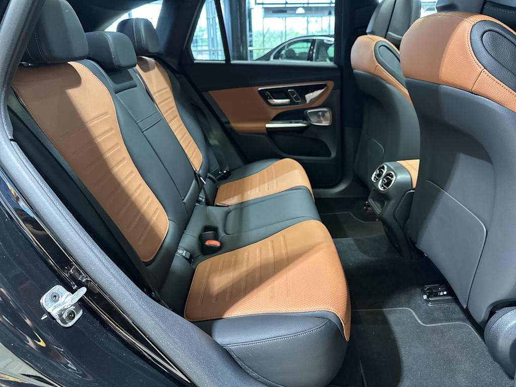 Thumbnail: 2026 Mercedes-Benz GLC - 31
