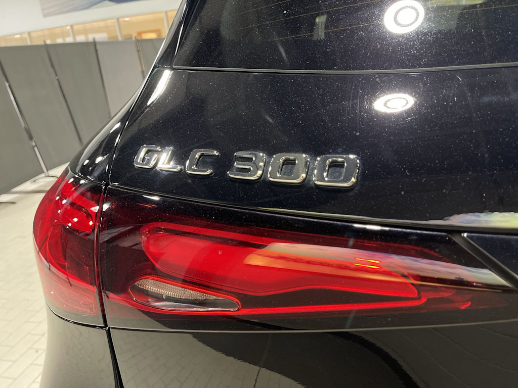 Thumbnail: 2025 Mercedes-Benz GLC - 7