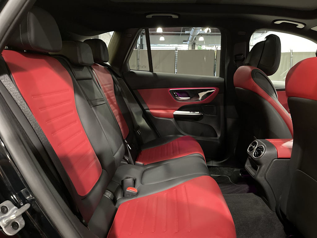 Thumbnail: 2025 Mercedes-Benz GLC - 32