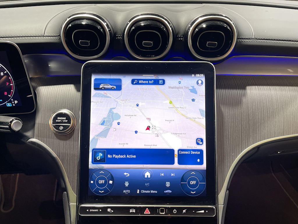 Thumbnail: 2025 Mercedes-Benz GLC - 14