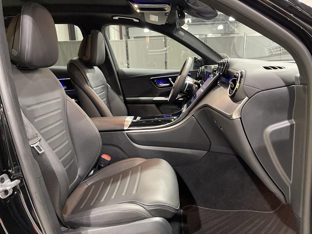 Thumbnail: 2025 Mercedes-Benz GLC - 32