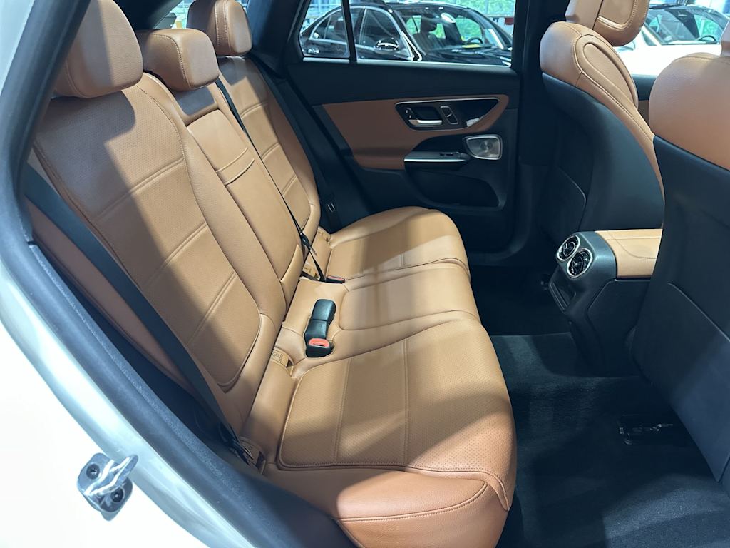 Thumbnail: 2023 Mercedes-Benz GLC - 32
