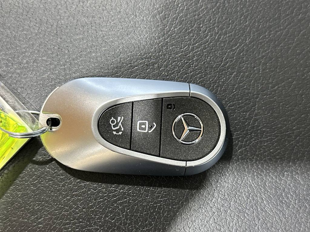 Thumbnail: 2023 Mercedes-Benz GLC - 18
