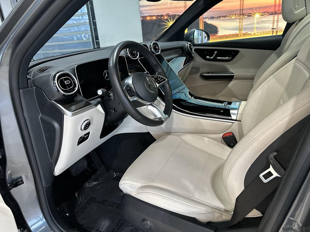 Thumbnail: 2023 Mercedes-Benz GLC - 11