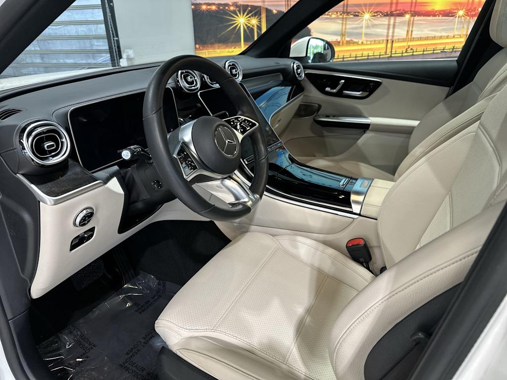 Thumbnail: 2023 Mercedes-Benz GLC - 11