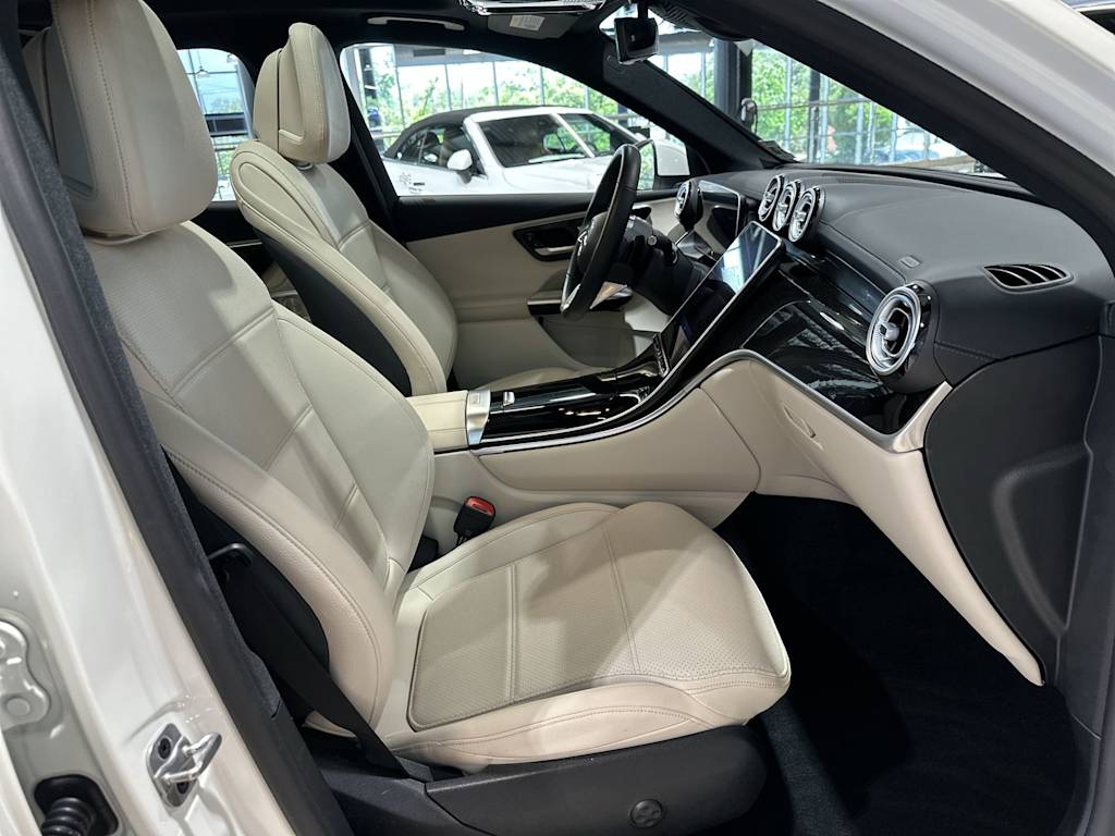 Thumbnail: 2023 Mercedes-Benz GLC - 32