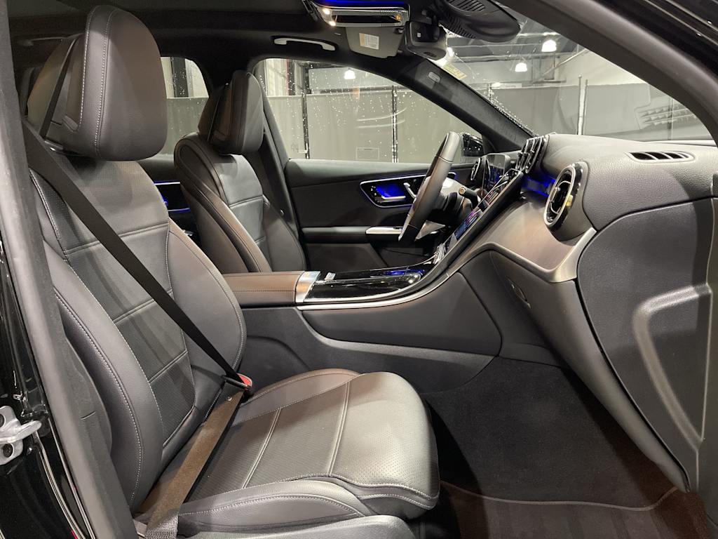 Thumbnail: 2025 Mercedes-Benz GLC - 32