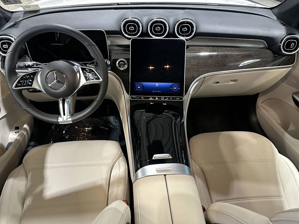 Thumbnail: 2026 Mercedes-Benz GLC - 10