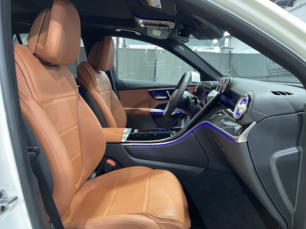 Thumbnail: 2025 Mercedes-Benz GLC - 32