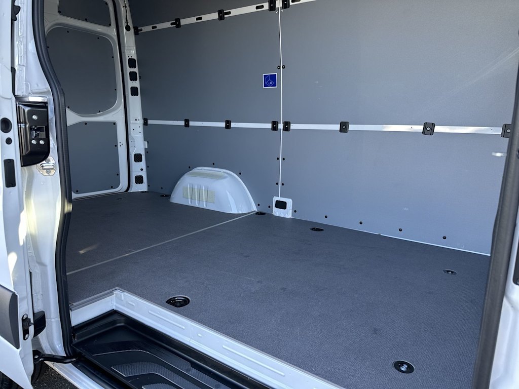 Thumbnail: 2025 Mercedes-Benz Sprinter - 30