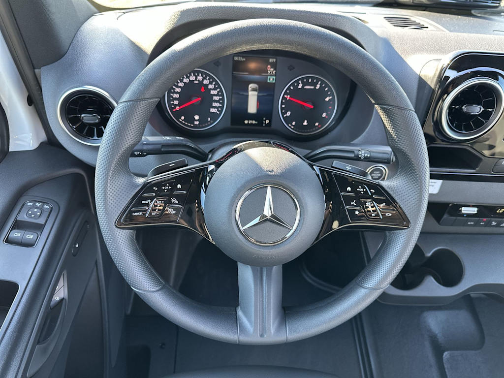 Thumbnail: 2025 Mercedes-Benz Sprinter - 13