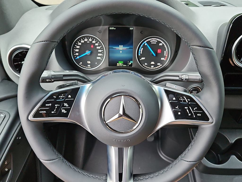 Thumbnail: 2024 Mercedes-Benz eSprinter - 20