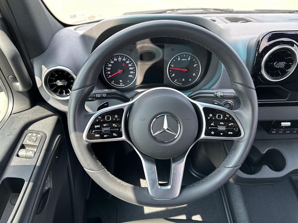Thumbnail: 2024 Mercedes-Benz Sprinter - 14