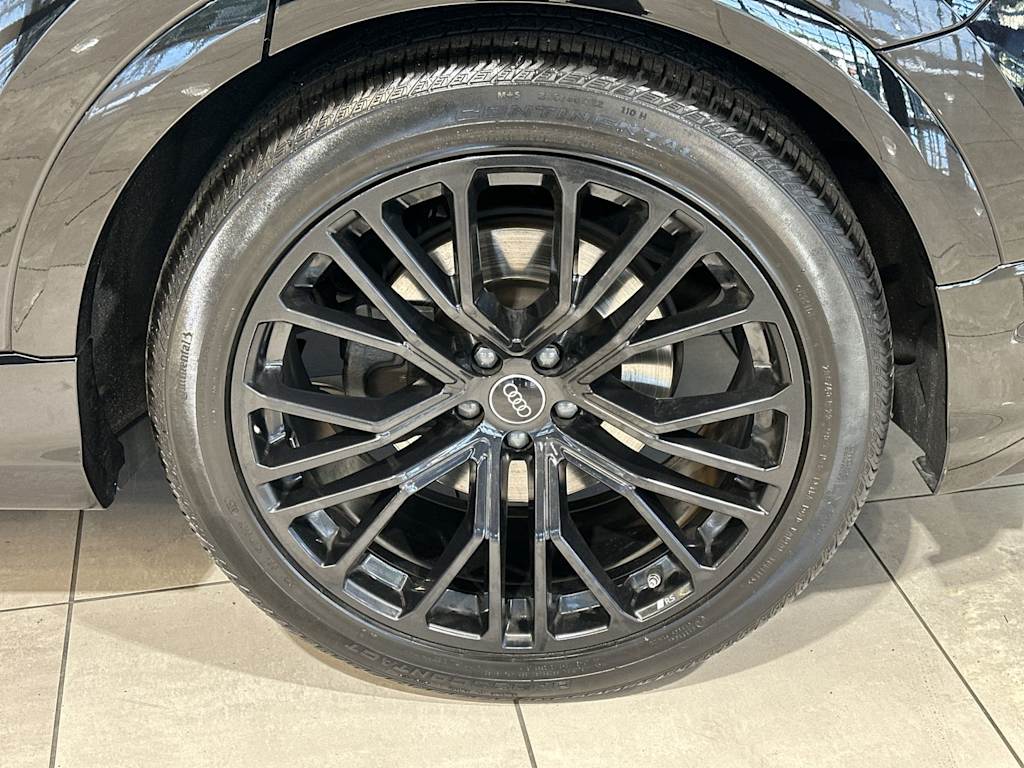 Thumbnail: 2024 Audi SQ8 - 8