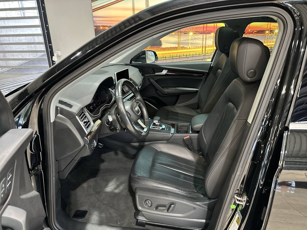Thumbnail: 2019 Audi Q5 - 11