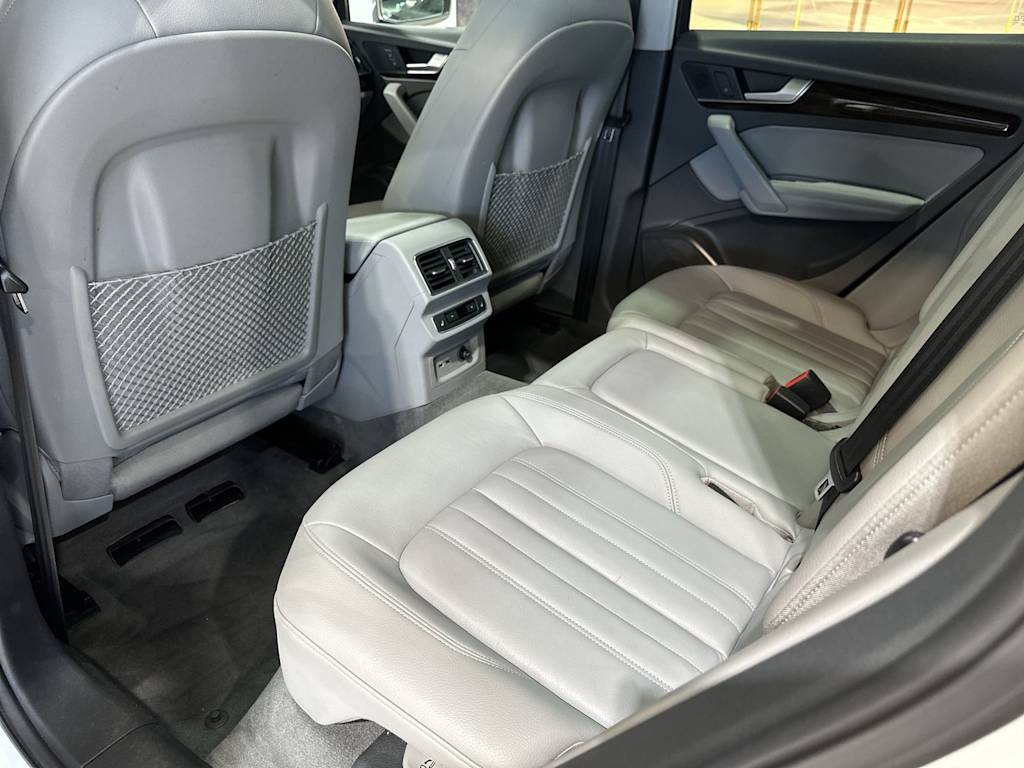 Thumbnail: 2019 Audi Q5 - 13
