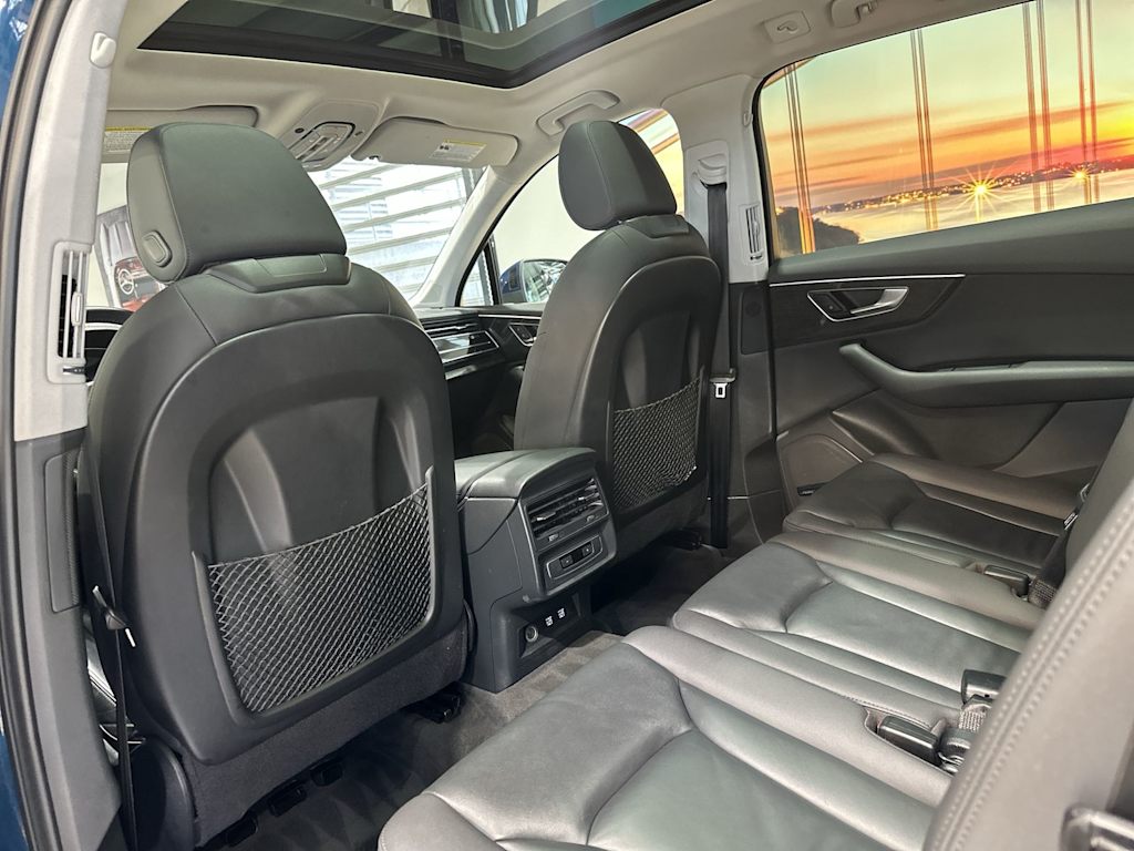 Thumbnail: 2020 Audi Q7 - 13