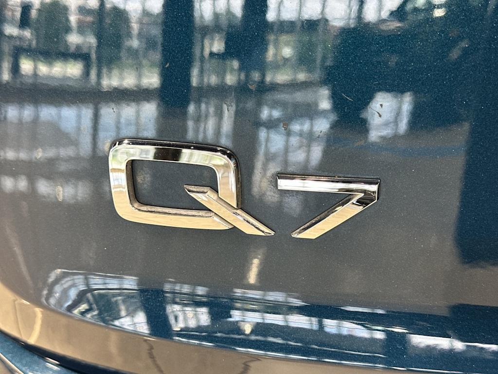 Thumbnail: 2020 Audi Q7 - 7