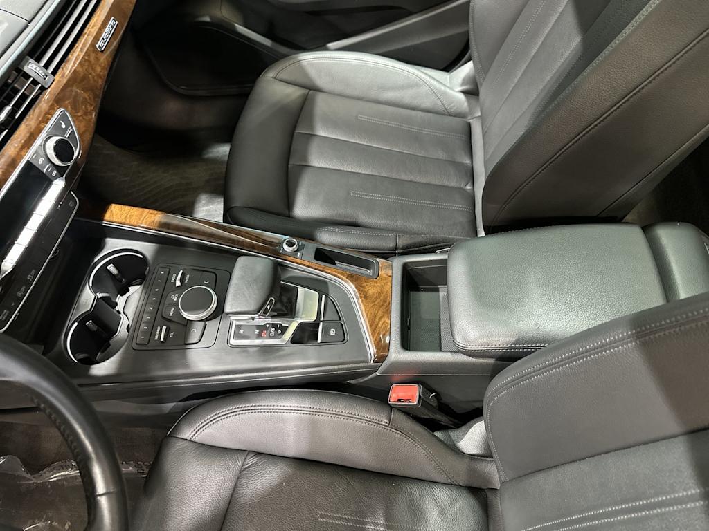 Thumbnail: 2019 Audi A4 - 14