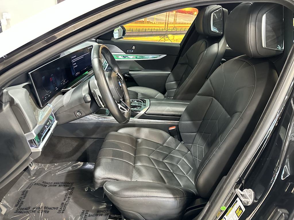 Thumbnail: 2024 BMW 7 Series - 10