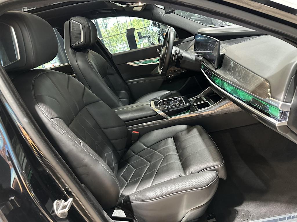 Thumbnail: 2024 BMW 7 Series - 11