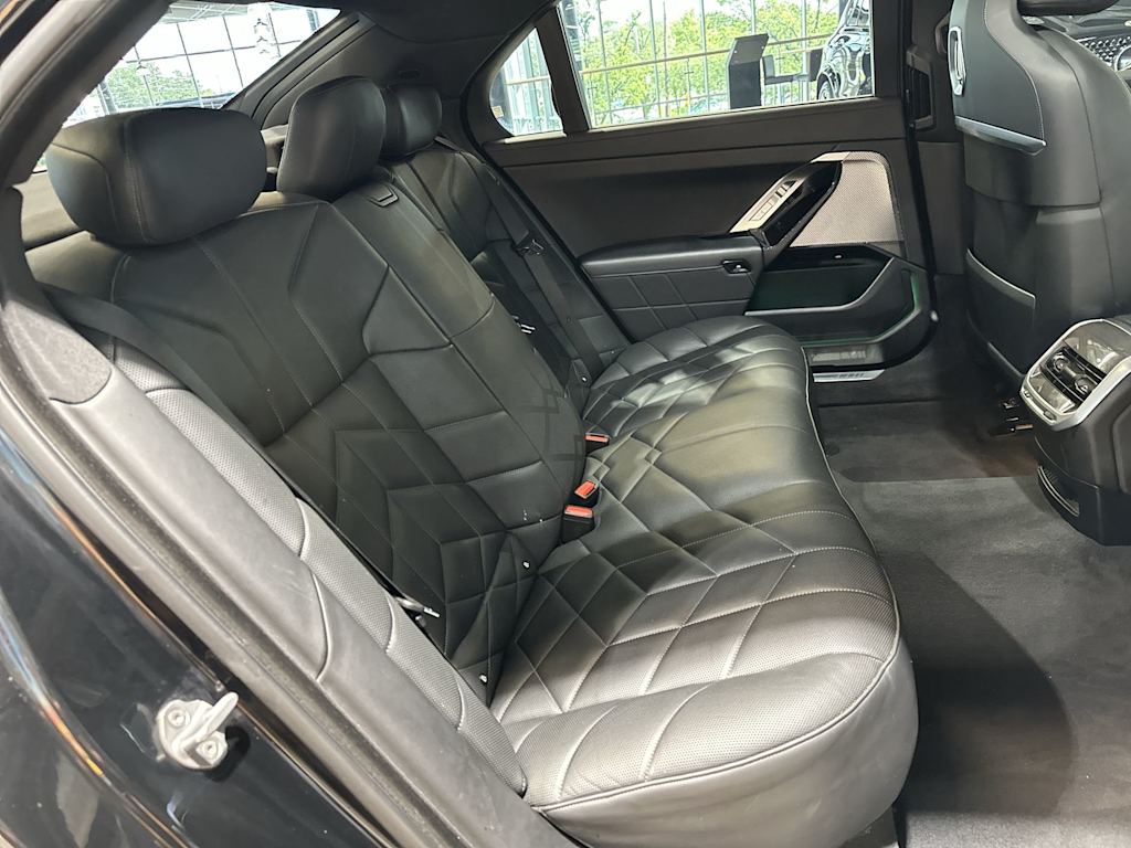 Thumbnail: 2024 BMW 7 Series - 32
