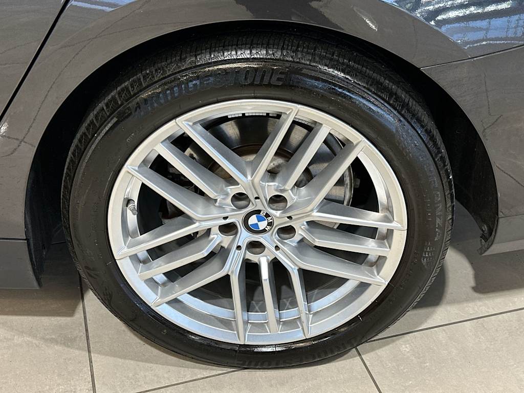 Thumbnail: 2024 BMW 5 Series - 8