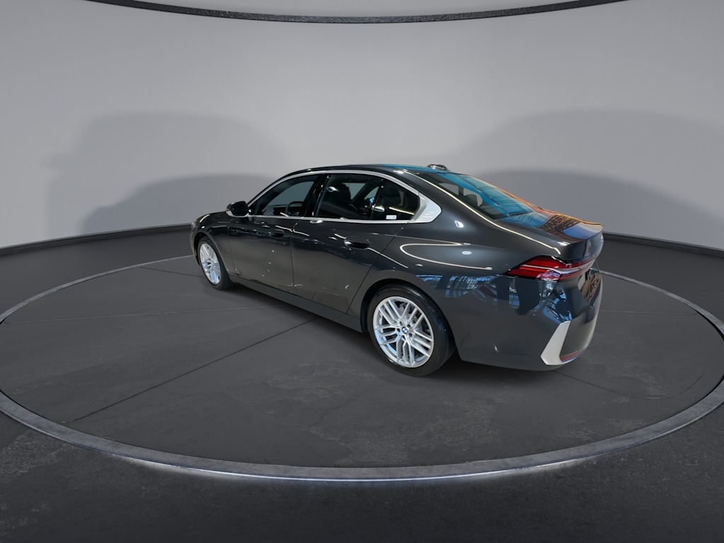Thumbnail: 2024 BMW 5 Series - 21