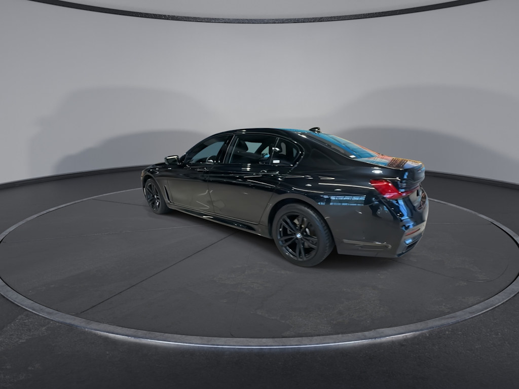Thumbnail: 2022 BMW 7 Series - 24