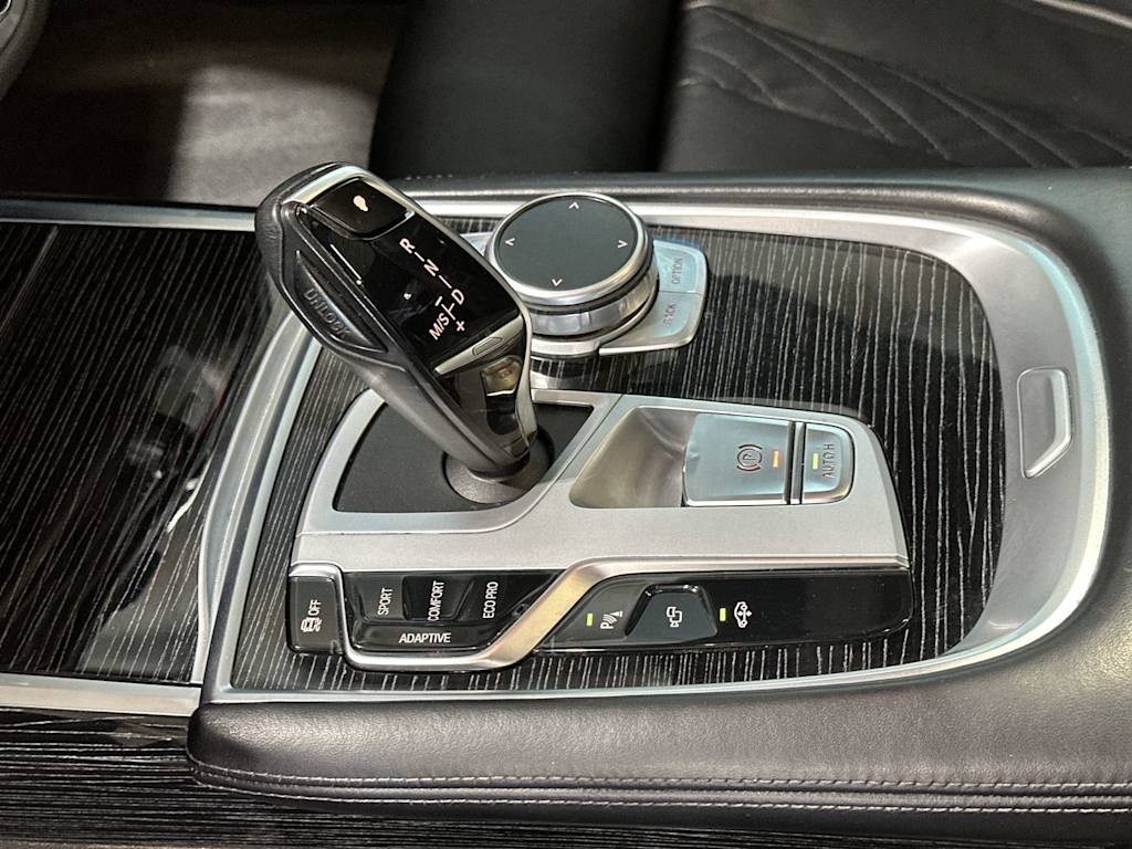 Thumbnail: 2022 BMW 7 Series - 16