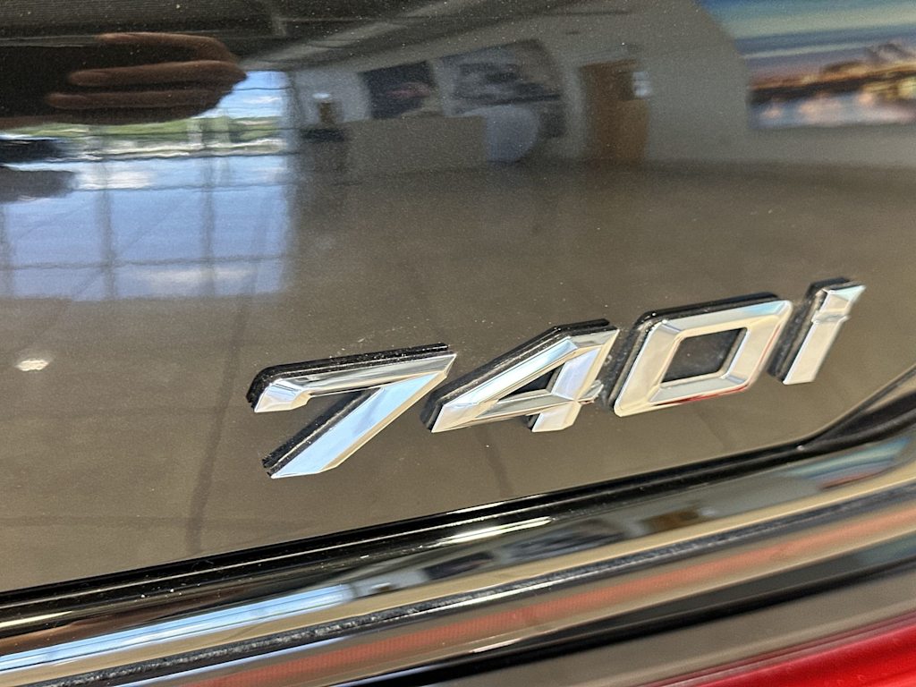Thumbnail: 2022 BMW 7 Series - 32