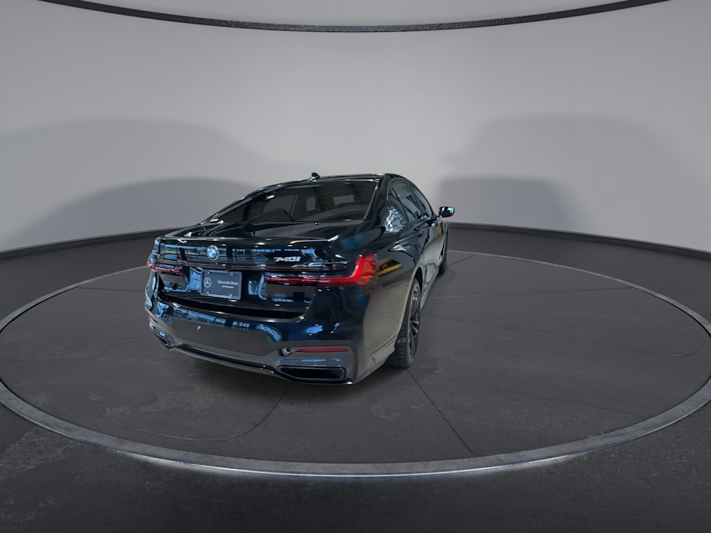 Thumbnail: 2022 BMW 7 Series - 26