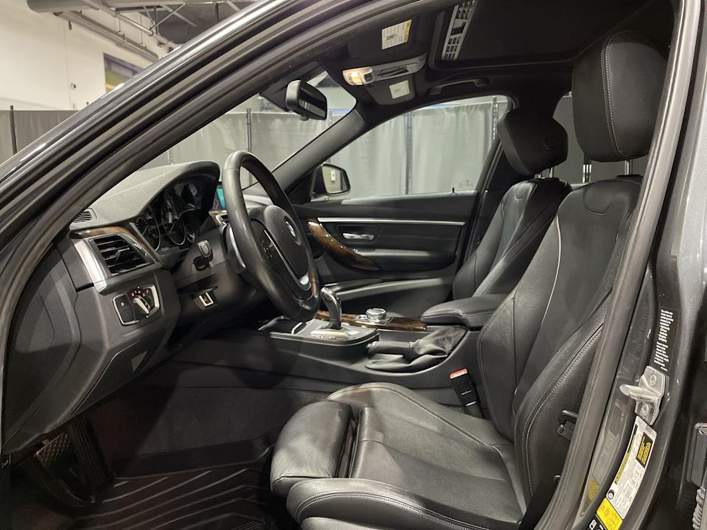 Thumbnail: 2016 BMW 3 Series - 11