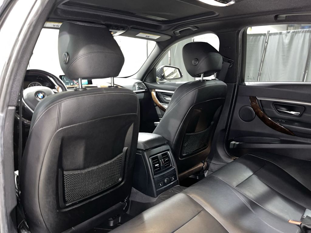 Thumbnail: 2016 BMW 3 Series - 13