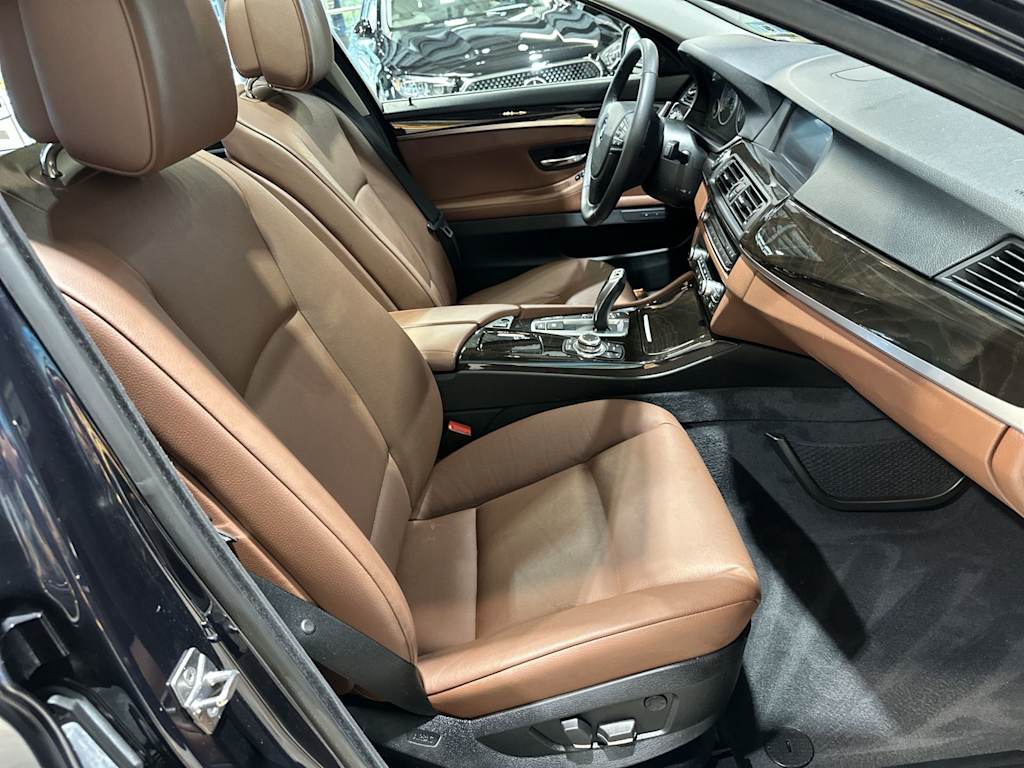 Thumbnail: 2012 BMW 5 Series - 12