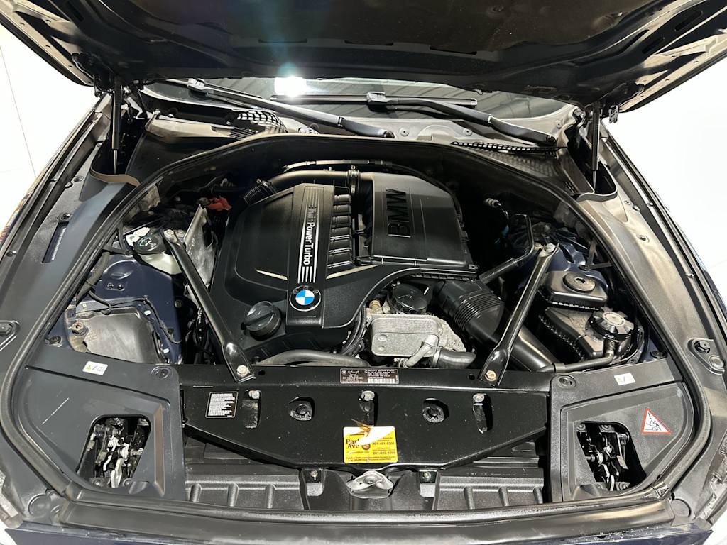 Thumbnail: 2012 BMW 5 Series - 9