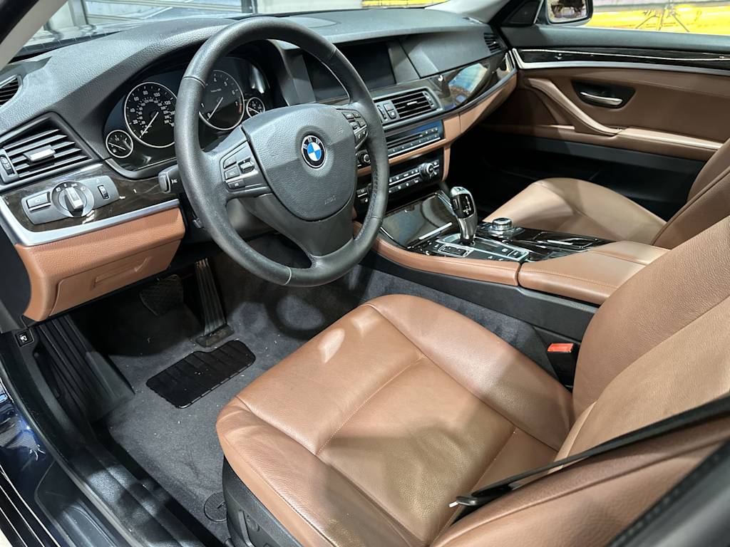 Thumbnail: 2012 BMW 5 Series - 2