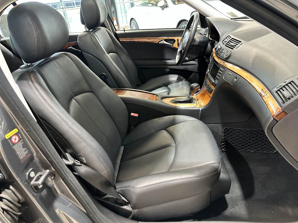 Thumbnail: 2008 Mercedes-Benz E-Class - 32