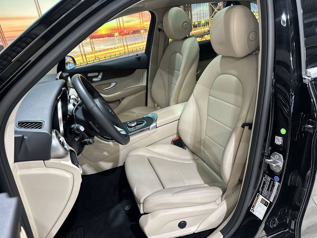 Thumbnail: 2019 Mercedes-Benz GLC - 12