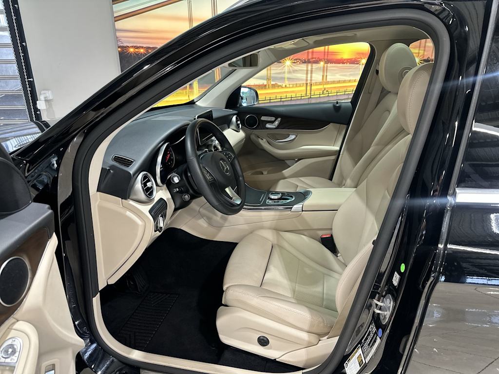 Thumbnail: 2019 Mercedes-Benz GLC - 11