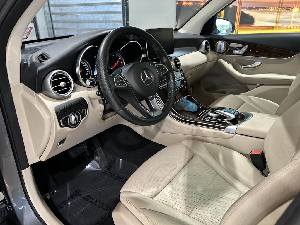 Thumbnail: 2018 Mercedes-Benz GLC - 2