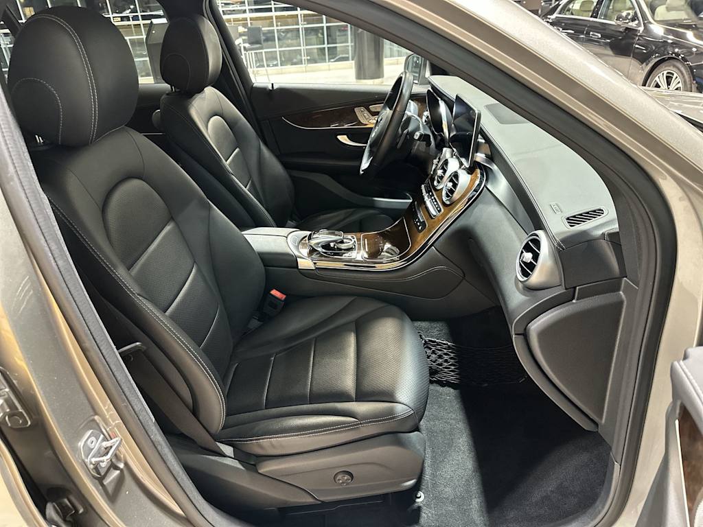 Thumbnail: 2019 Mercedes-Benz GLC - 32