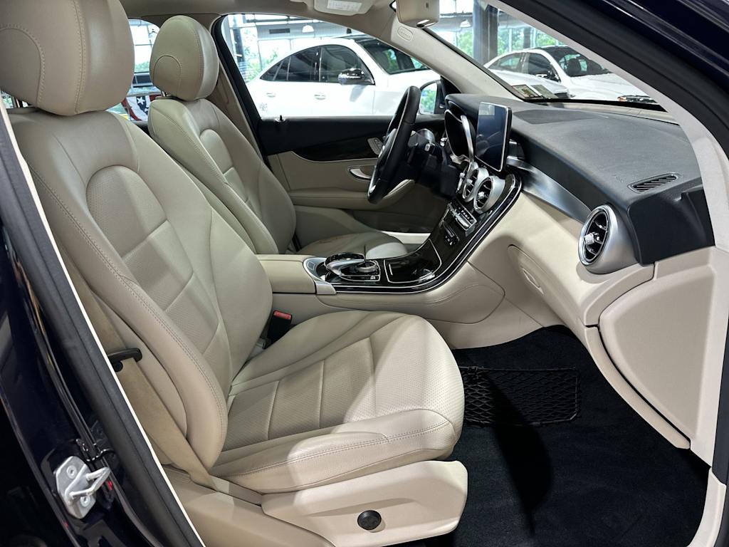 Thumbnail: 2018 Mercedes-Benz GLC - 32