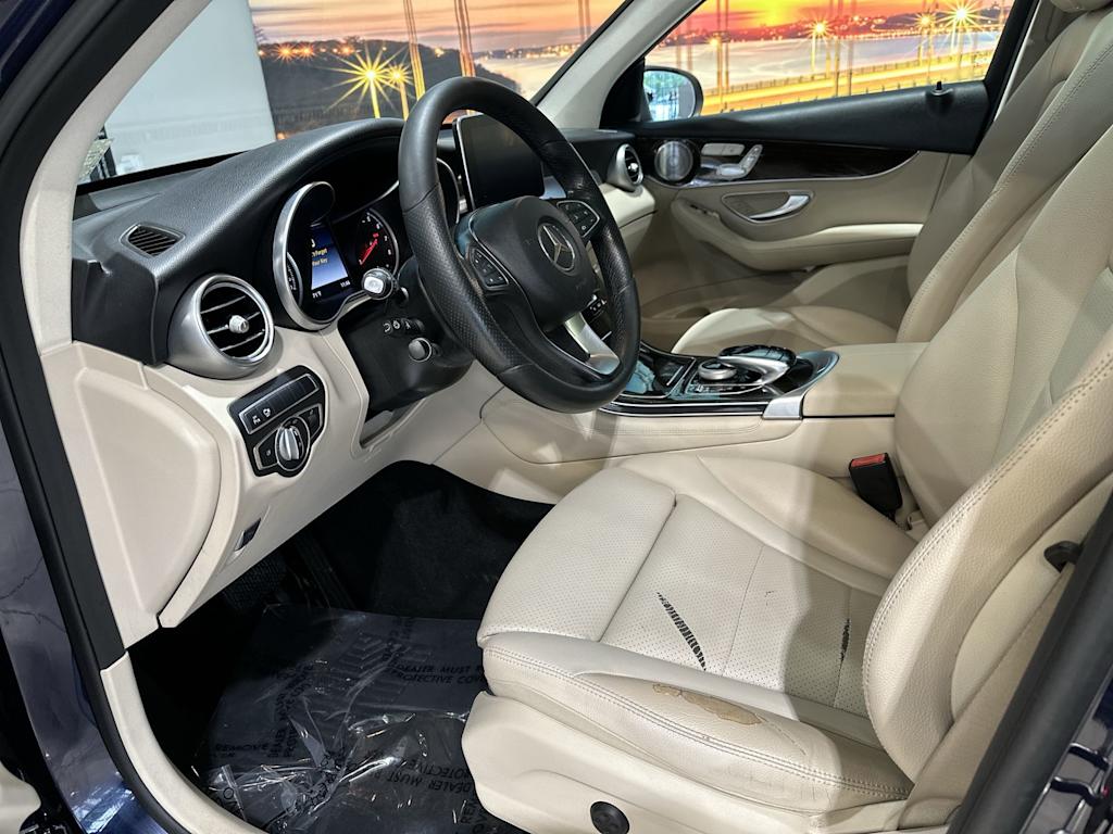 Thumbnail: 2018 Mercedes-Benz GLC - 11