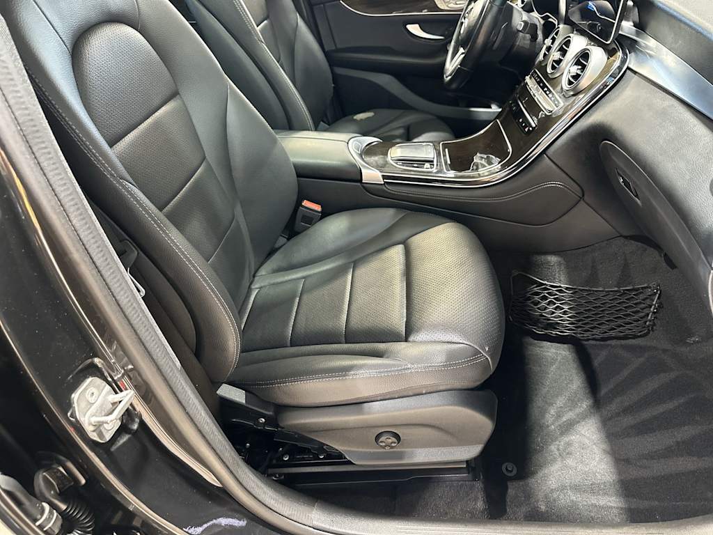 Thumbnail: 2020 Mercedes-Benz GLC - 31
