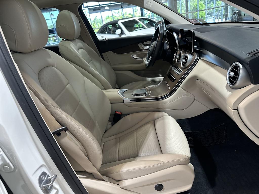 Thumbnail: 2020 Mercedes-Benz GLC - 31